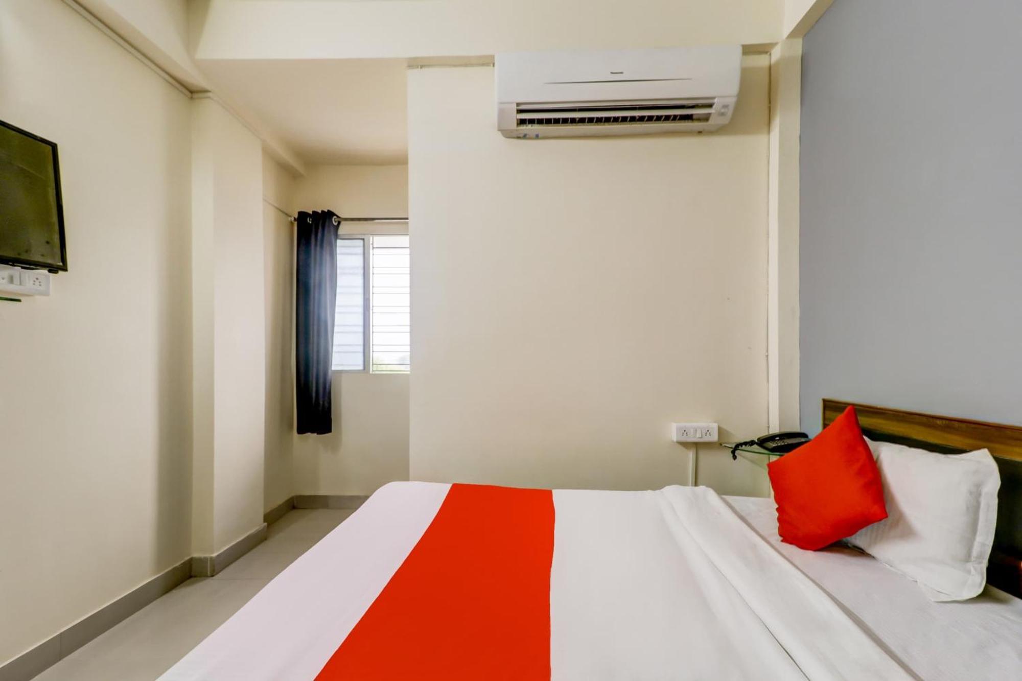 Hotel O The Crown Inn Nagpur Buitenkant foto