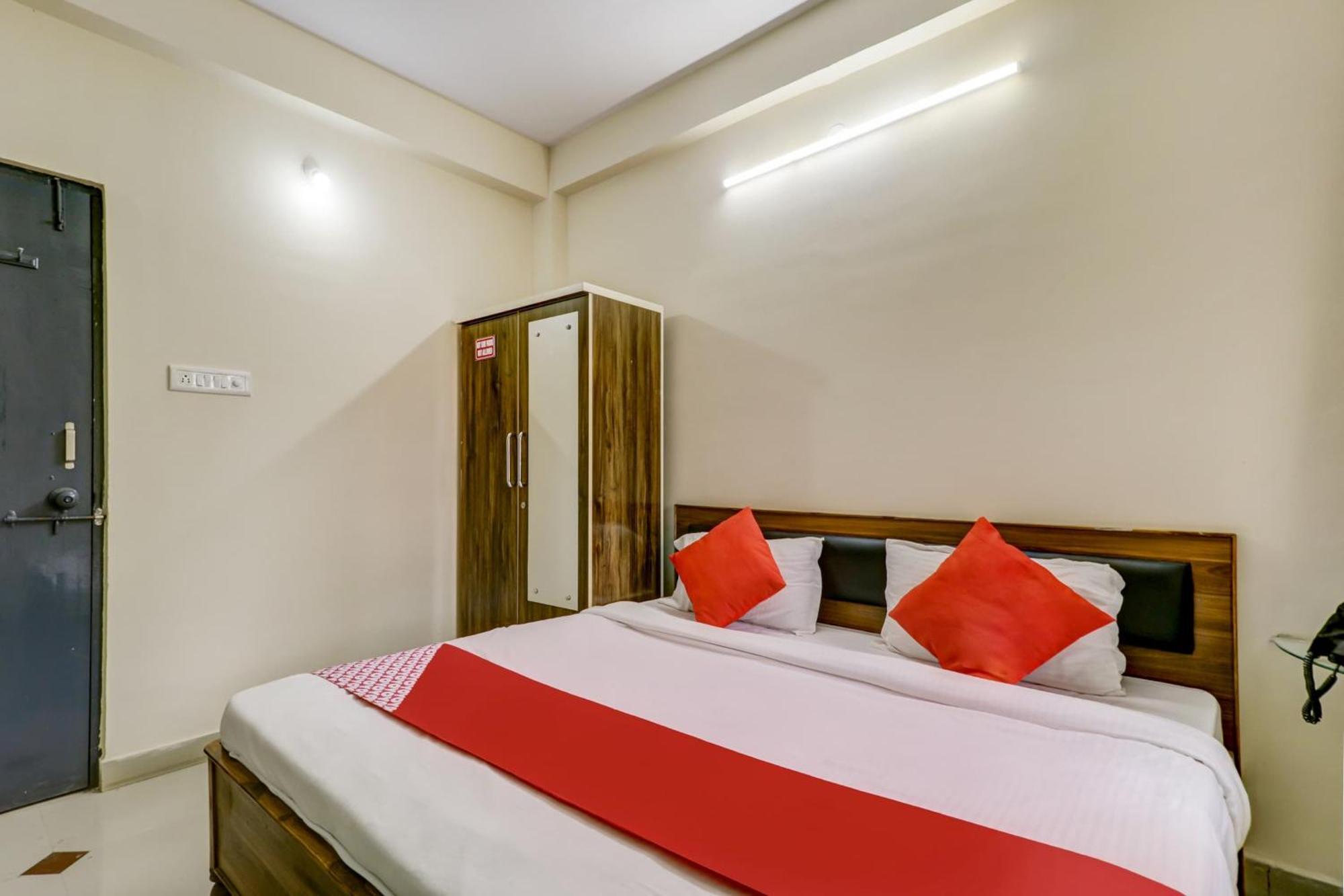 Hotel O The Crown Inn Nagpur Buitenkant foto