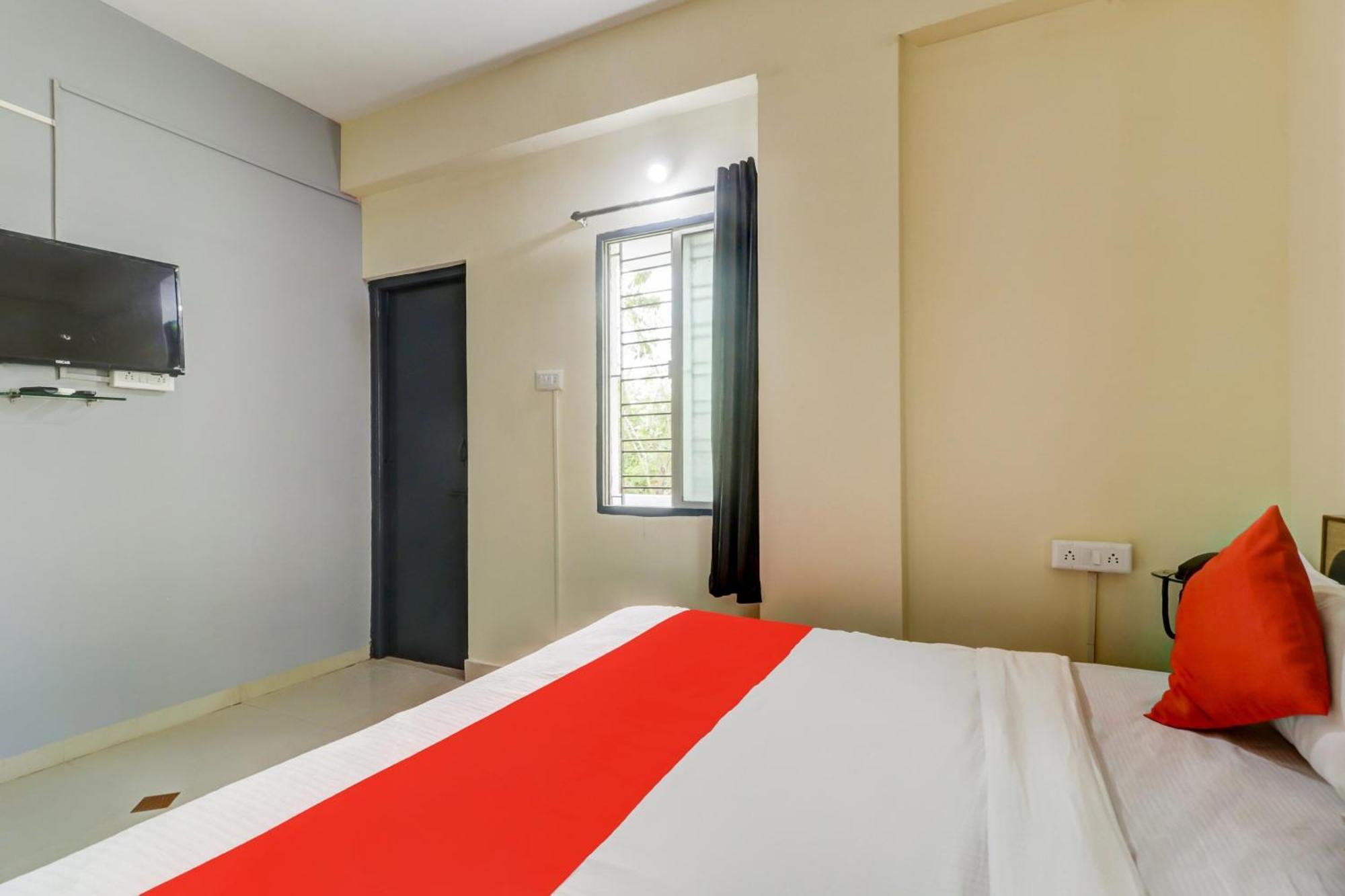 Hotel O The Crown Inn Nagpur Buitenkant foto