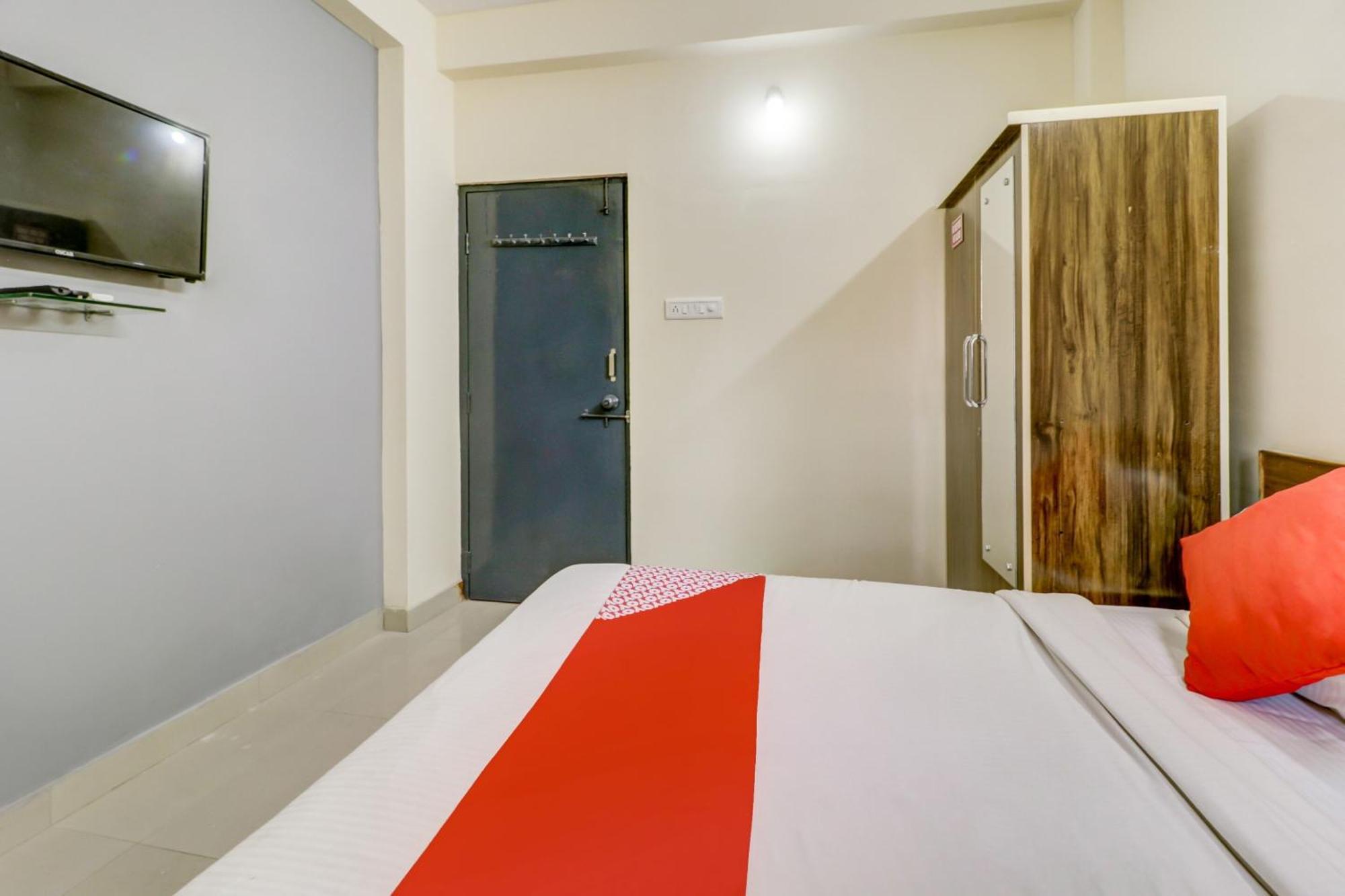 Hotel O The Crown Inn Nagpur Buitenkant foto