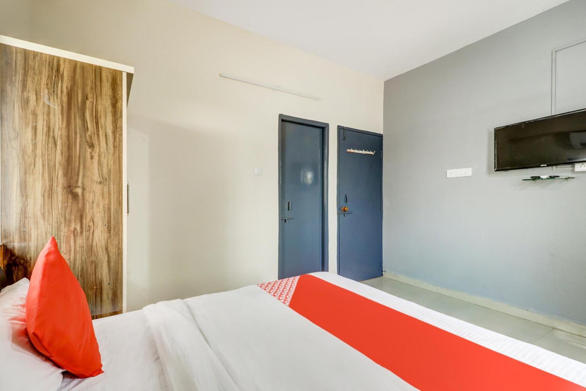 Hotel O The Crown Inn Nagpur Buitenkant foto
