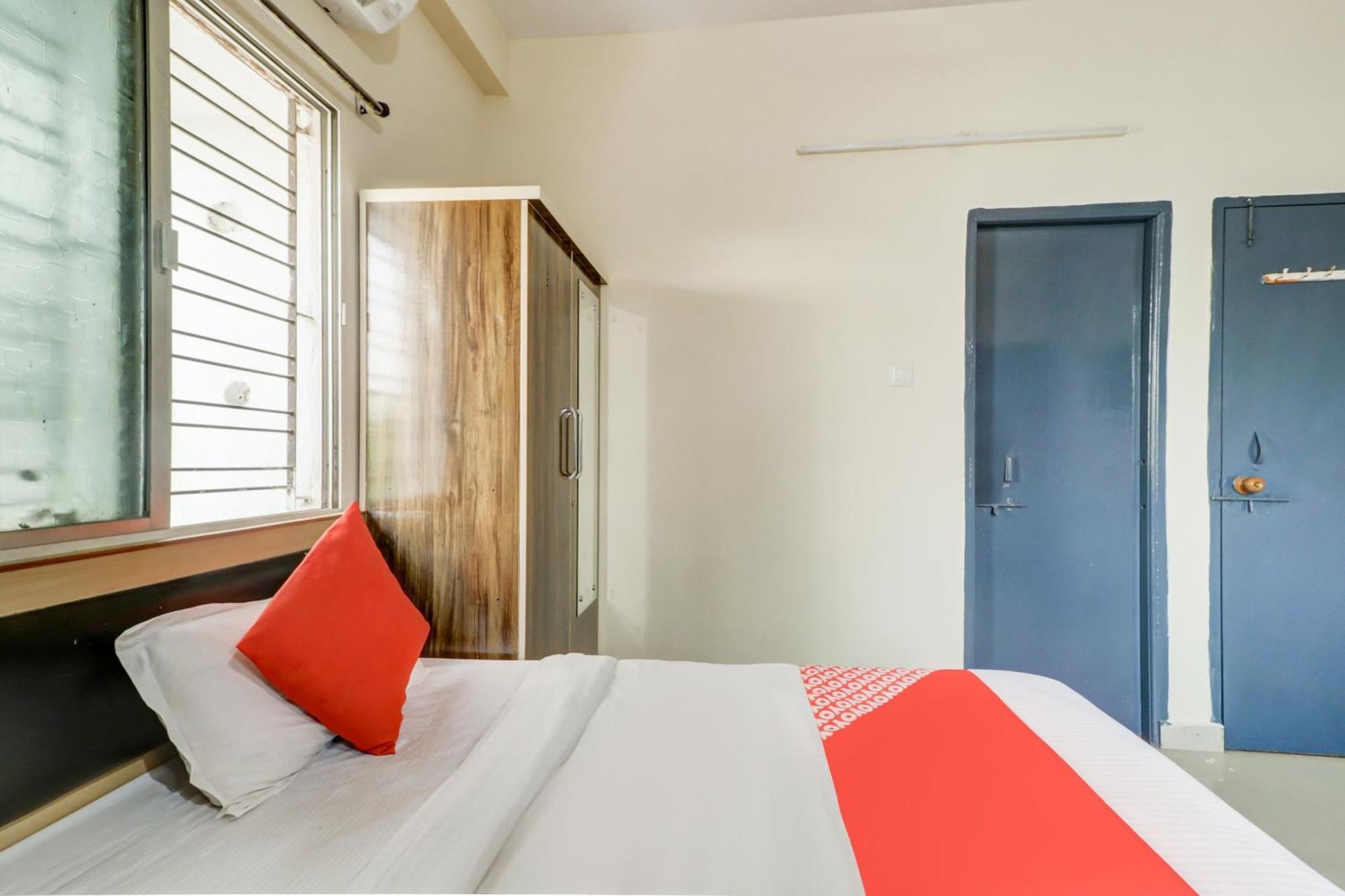 Hotel O The Crown Inn Nagpur Buitenkant foto